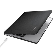 Заредете изображение във визуализатора на галерията – Spigen URBAN FIT MACBOOK AIR 13 2022 BLACK

