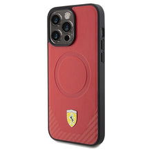 Заредете изображение във визуализатора на галерията – Original FERRARI hardcase Carbon Metal Logo MagSafe FEHMP15LPTER do Iphone 15 Pro Red
