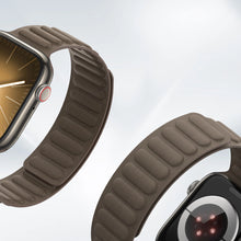 Заредете изображение във визуализатора на галерията – Dux Ducis Strap BL Magnetic Strap for Apple Watch 38 / 40 / 41 mm - Dark Gray
