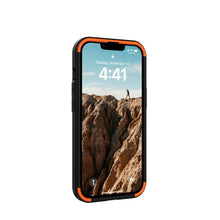Заредете изображение във визуализатора на галерията – ( uag ) urban armor gear civilian compatible with magsafe гръб за iphone 13 / 14 green
