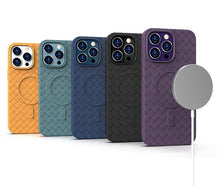 Заредете изображение във визуализатора на галерията – Woven Case for iPhone 14 Pro - Black
