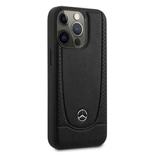 Заредете изображение във визуализатора на галерията – Mercedes MEHCP13XARMBK iPhone 13 Pro Max 6,7" hardcase czarny/black Urban Line
