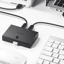 Заредете изображение във визуализатора на галерията – Ugreen switch switch 2xUSB-B - USB-A black (30345)
