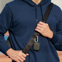 Заредете изображение във визуализатора на галерията – Uniq case Vencer AirPods Pro 2nd gen. Silicone grey/chalk grey
