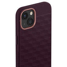 Заредете изображение във визуализатора на галерията – CASEOLOGY PARALLAX IPHONE 13 BURGUNDY
