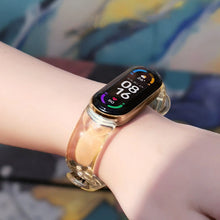 Заредете изображение във визуализатора на галерията – Replacment silicone band strap for Xiaomi Mi Band 6 / 5 black
