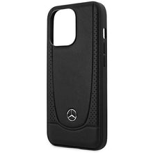 Заредете изображение във визуализатора на галерията – Original Case MERCEDES Leather Urban MEHCP15LARMBK for Iphone 15 Pro Black
