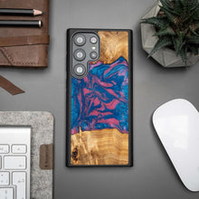 Заредете изображение във визуализатора на галерията – Wood and resin case for Samsung Galaxy S23 Ultra Bewood Unique Vegas - pink and blue
