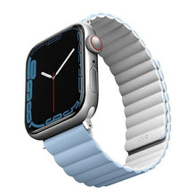 Заредете изображение във визуализатора на галерията – Uniq band Revix Apple Watch Series 1/2/3/4/5/6/7/8/SE/SE2/Ultra 42/44/45/49mm. Reversible Magnetic white-blue/white-blue
