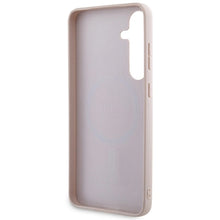 Заредете изображение във визуализатора на галерията – Guess 4G Collection Leather Metal Logo MagSafe case for Samsung Galaxy S24+ - pink
