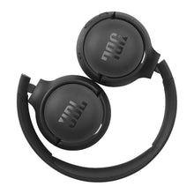 Заредете изображение във визуализатора на галерията – JBL Tune 510 over-ear wireless headphones - black
