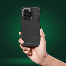 Заредете изображение във визуализатора на галерията – Roar LOOK Case - for iPhone 15 Black
