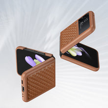 Заредете изображение във визуализатора на галерията – Dux Ducis Venice case for Samsung Galaxy Z Flip 4 leather case brown
