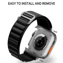 Заредете изображение във визуализатора на галерията – Nylon loop for Apple Watch 42/44/45/49 design 2 black
