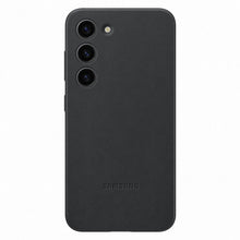 Заредете изображение във визуализатора на галерията – Samsung Leather Cover case for Samsung Galaxy S23 case made of genuine leather black (EF-VS911LBEGWW)

