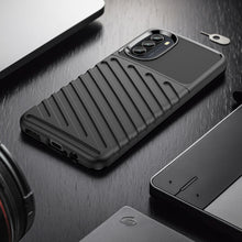Заредете изображение във визуализатора на галерията – Thunder Case Motorola Moto G82 5G silicone armor case black
