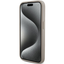 Заредете изображение във визуализатора на галерията – Original Case GUESS hardcase 4G Triangle Metal Logo GUHCP15LPG4GPH for Iphone 15 Pro white
