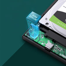 Заредете изображение във визуализатора на галерията – Ugreen adapter enclosure for SATA 2.5'' drive bay USB C 3.0 black (US221)
