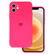 Заредете изображение във визуализатора на галерията – Vennus Silicone Heart Case for Iphone 12 design 1 fuchsia
