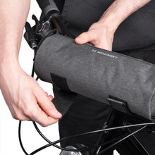 Заредете изображение във визуализатора на галерията – Wozinsky WBB37GRB bicycle bag with thermal insulation - gray

