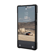 Заредете изображение във визуализатора на галерията – ( UAG ) Urban Armor Gear Monarch case for Samsung S23 ULTRA 5G carbon fiber
