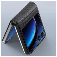 Заредете изображение във визуализатора на галерията – DUX DUCIS Bril - PU Leather Case for Motorola Razr 40 Ultra black
