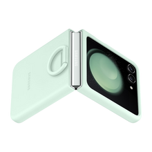 Заредете изображение във визуализатора на галерията – Original Case for Samsung Z Flip 5 Galaxy - Silicone Case with Ring (ef-pf731tmegww) OCEAN GREEN

