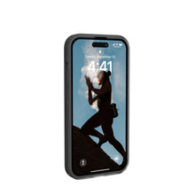 Заредете изображение във визуализатора на галерията – ( uag ) urban armor gear lucent 2.0 [u] гръб за iphone 14 pro max compatible with magsafe black - TopMag
