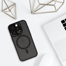 Заредете изображение във визуализатора на галерията – Liavec LK Magsafe Case for Iphone 15 black
