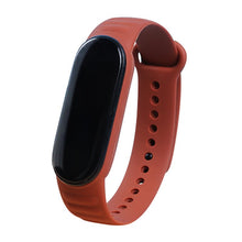 Заредете изображение във визуализатора на галерията – Replacement TPU leather band strap for Xiaomi Mi Band 6 / Mi Band 5 brown
