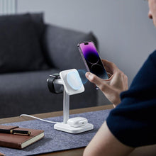 Заредете изображение във визуализатора на галерията – ESR HALOLOCK 3IN1 Watch MAGNETIC MAGSAFE WIRELESS CHARGER WHITE
