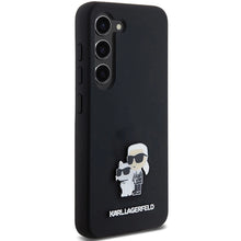 Заредете изображение във визуализатора на галерията – Karl Lagerfeld Silicone Karl&amp;Choupette Metal Pin case for Samsung Galaxy S23 - black
