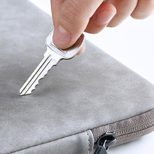 Заредете изображение във визуализатора на галерията – Ugreen sleeve case for laptop 13" - 13.9" gray (LP187)
