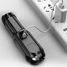 Заредете изображение във визуализатора на галерията – LED Zoom Flashlight B25
