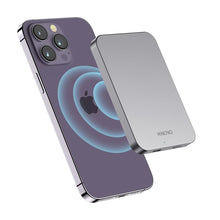 Заредете изображение във визуализатора на галерията – Hinovo magnetic wireless power bank MagSafe 5000mAh 15W gray (MB1-5000)
