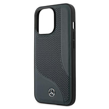 Заредете изображение във визуализатора на галерията – Mercedes MEHCP13LCDONA iPhone 13 Pro / 13 6,1" granatowy/navy hardcase Leather Perforated Area
