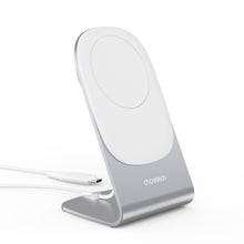 Заредете изображение във визуализатора на галерията – Choetech 15W Qi wireless inductive charger with MagSafe white (H046+T518-F)
