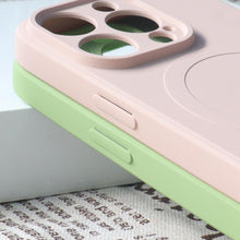 Заредете изображение във визуализатора на галерията – iPhone 14 Plus Silicone Magnetic Case Magsafe - beige
