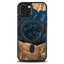 Заредете изображение във визуализатора на галерията – Wood and Resin Case for iPhone 13 Mini MagSafe Bewood Unique Neptune - Navy and Black
