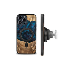 Заредете изображение във визуализатора на галерията – Wood and Resin Case for iPhone 13 Pro Max MagSafe Bewood Unique Neptune - Navy Black
