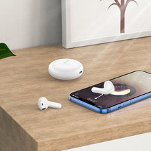 Заредете изображение във визуализатора на галерията – Borofone TWS Bluetooth Earphones BE54 Rejoice White
