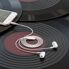 Заредете изображение във визуализатора на галерията – Borofone Earphones BM51 Hoary with microphone white
