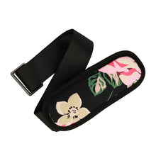 Заредете изображение във визуализатора на галерията – Wonder Sleeve Laptop 13-14 inches black and roses
