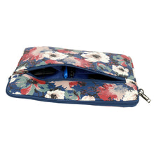 Заредете изображение във визуализатора на галерията – Wonder Sleeve Laptop 15-16 inches blue and camellias
