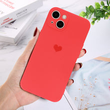 Заредете изображение във визуализатора на галерията – Vennus Silicone Heart Case for Iphone 13 Mini design 1 red
