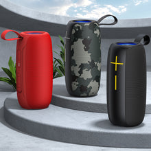 Заредете изображение във визуализатора на галерията – Awei Portable Bluetooth Speaker Y370 TWS waterproof IPX6 Green camouflage
