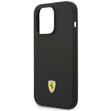 Заредете изображение във визуализатора на галерията – Original FERRARI Hardcase Silicone Metal Logo Magsafe FESSIHMP14XBK for Iphone 14 Pro Max Black
