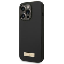 Заредете изображение във визуализатора на галерията – Original Case GUESS Silicone Logo Plate MagSafe GUHMP14XSBPLK for Iphone 14 Pro Max black
