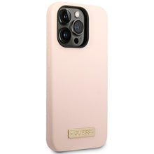 Заредете изображение във визуализатора на галерията – Original Case GUESS Silicone Logo Plate MagSafe GUHMP14XSBPLP for Iphone 14 Pro Max pink
