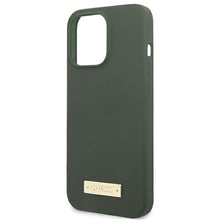 Заредете изображение във визуализатора на галерията – Original Case GUESS Silicone Logo Plate MagSafe GUHMP13LSPLA for Iphone 13 Pro green
